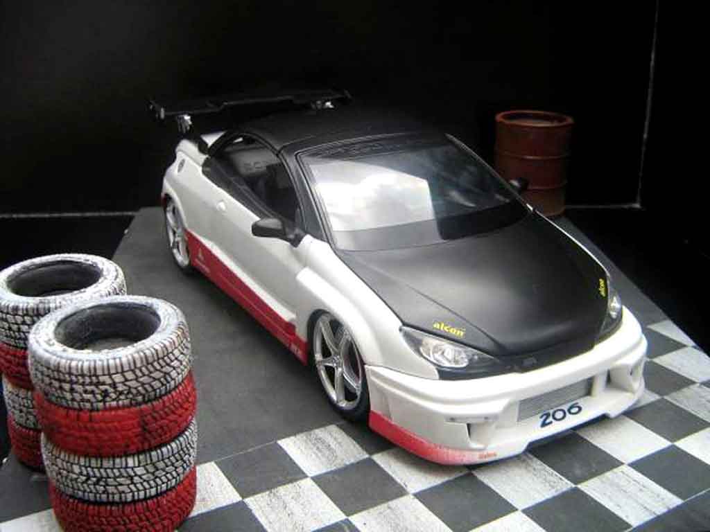 Peugeot 206 Tuning noir 1/24 Welly - Voitures miniatures - Creavea