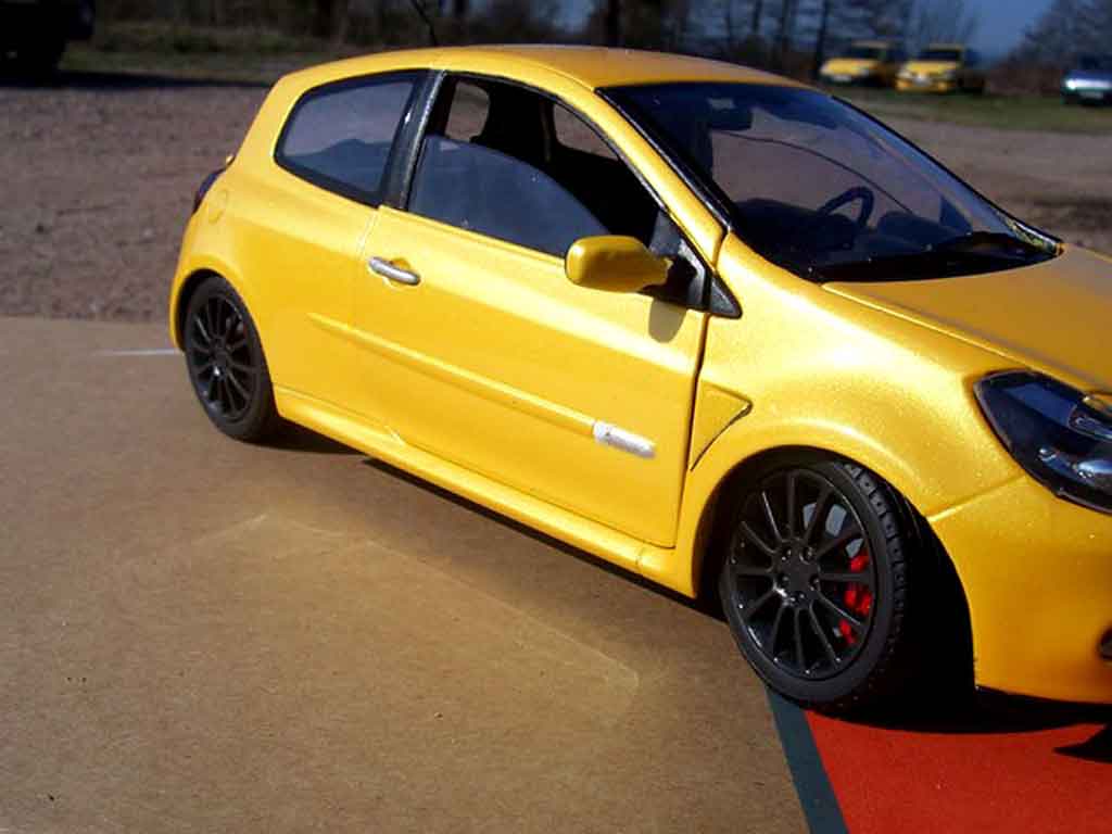 3RS2] Pommeau de vitesse référence Mégane 3 RS couture jaune. - Clio RS  Concept ®